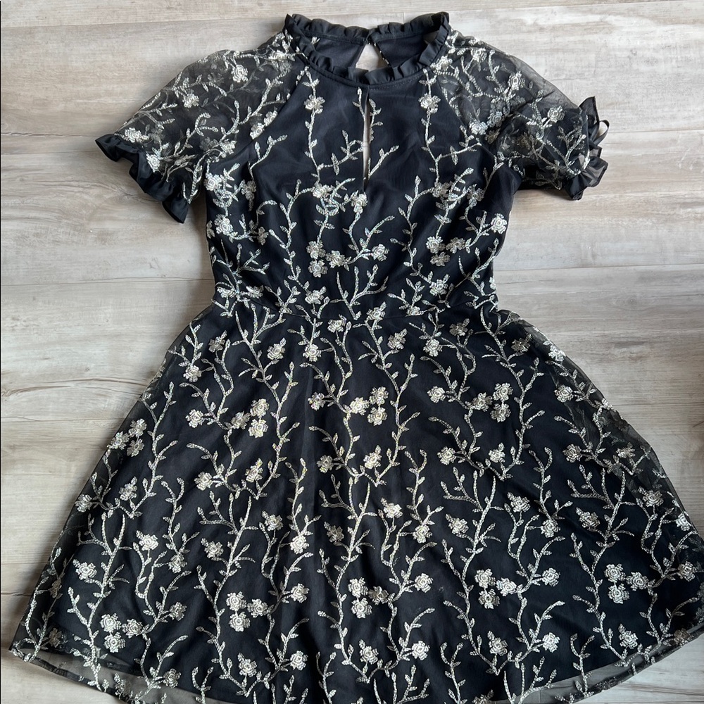 Kensie Black and White Floral Midi Dress